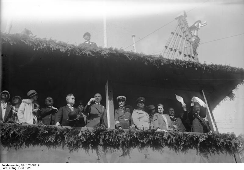 General Heye, Tribuene beim deutschen Turnfest, Koeln - Germany, July 1928